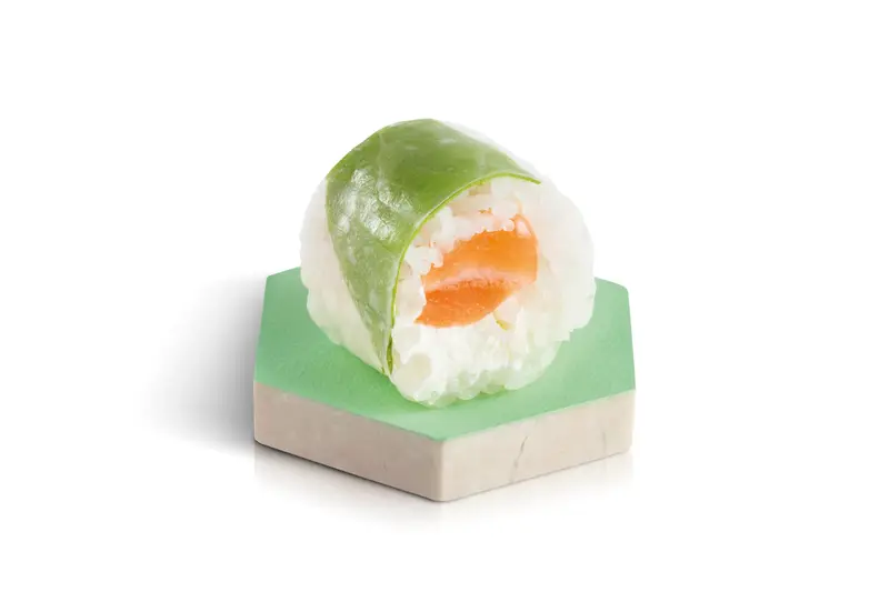 fresh roll saumon cheese